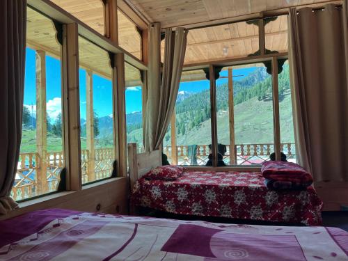 Peak Paradise Resort in Sharda