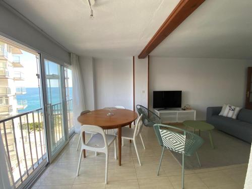 Apartamento con vistas laterales al mar en Platja