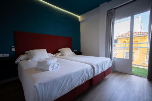 2 twin beds