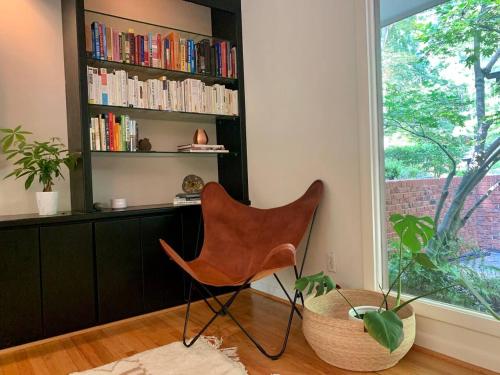 Mid Century Designer House - Large & Unique in Chapel Hill, USA