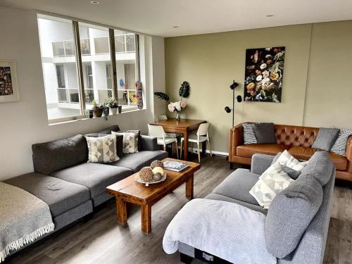 Spacious 2-bedroom apartment in Waterloo in Zetland