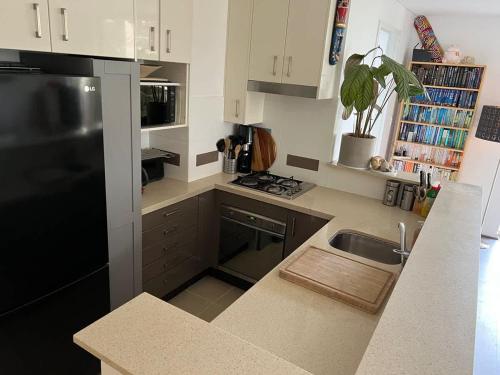Spacious 2-bedroom apartment in Waterloo in Zetland