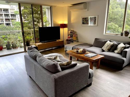 Spacious 2-bedroom apartment in Waterloo in Zetland