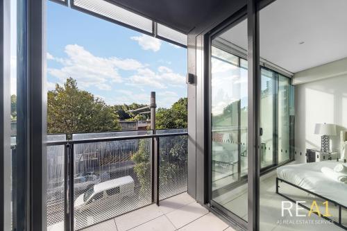 Green Square 2BR Station, Woolworths Parking in Zetland