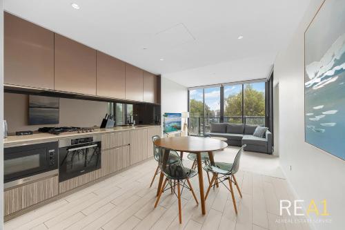 Green Square 2BR Station, Woolworths Parking in Zetland