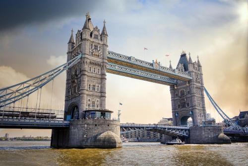 Chic flat near Buckingham Palace & Victoria - image 8