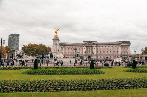 Chic flat near Buckingham Palace & Victoria - image 11