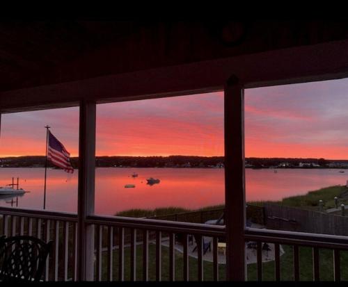 Sunrise Cove in Portsmouth (RI)
