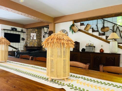 Casa De Crescenzo con piscina in Беллона