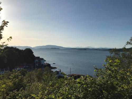 Cosy Crinan Cottage - Pet Friendly, Wetroom, Garden in Crinan