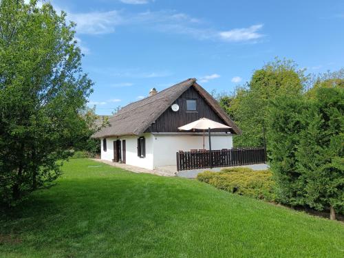 Het Fenyo Vendeghaz / Seven Pines Holiday House - Budapest Het Fenyo Vendeghaz / Seven Pines Holiday House - Budapest