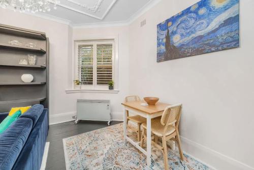 Stylish 1-Bedroom Retreat - image 8