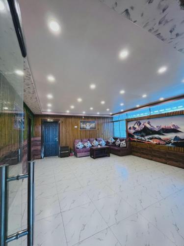 Lobby, Hotel Aanandalok in Birtamode