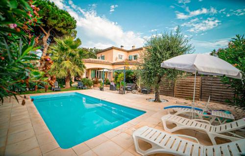 Gorgeous Home In Fréjus – khách sạn tại Bellevue