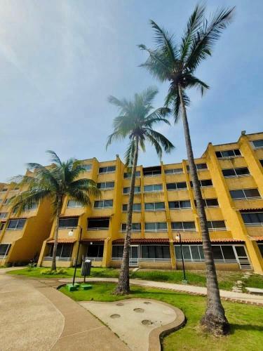 Garden, Apartamento en Villasol Suite con acceso a la playa, piscina y seguridad 24h-Lecheria in Puerto La Cruz