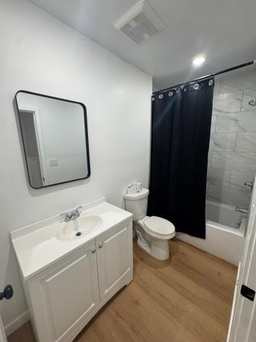 Private Studio Near USC & LA Coliseum - image 3