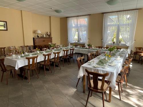 Restaurant, Pension zum Trippstein in Bechstedt