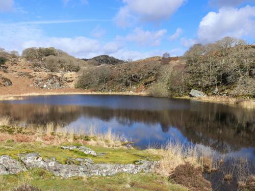 Iekārtas, Rhinog in Llanbedr