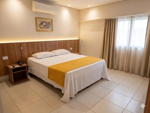 1 double bed, 1 twin bed