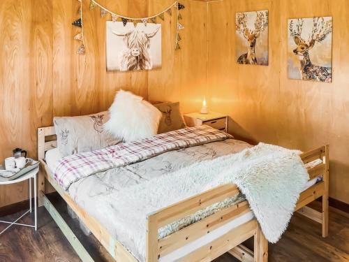 Зовнішній вигляд готелю, Pinecone Cabin in Eddleston