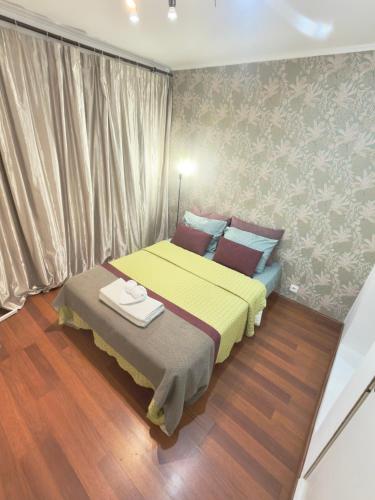 Quarto M Santa Catarina Quarto sem janelas, Лиссабон