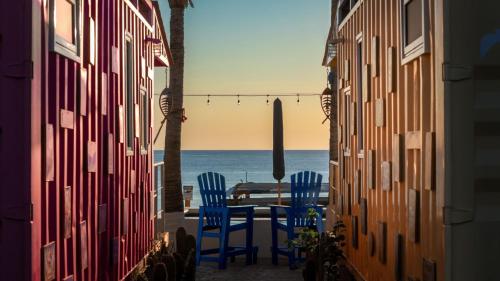 Beach Front Lux Containers in El Sargento
