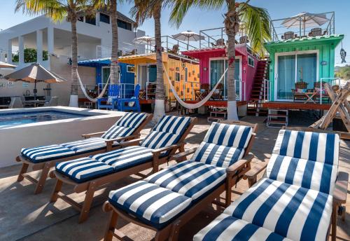 Beach Front Lux Containers in El Sargento