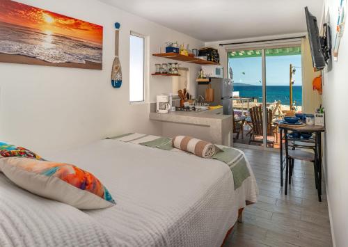 Beach Front Lux Containers in El Sargento