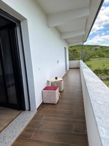 陽台/露台, Villa Dorez Librazhd in 拉比諾特-富舍