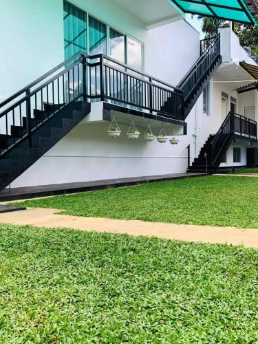 Thiwarna stayhome in Elpitiya