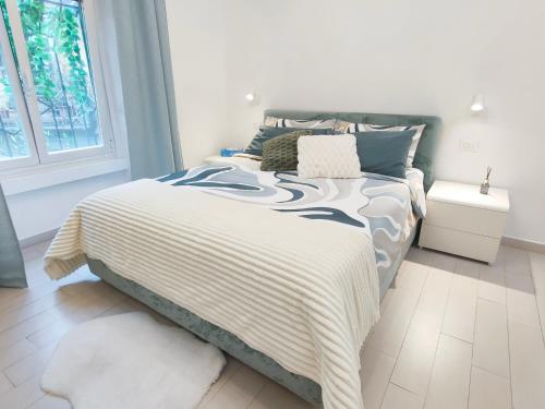 Isola Metro 20m Modern Balcony Arthome