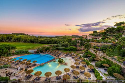 Le hameau piscine & golf domaine privé