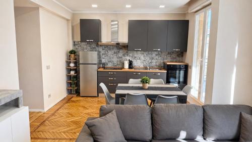 RHS - Attico Matteotti Sanremo Luxury Terrace Apartment
