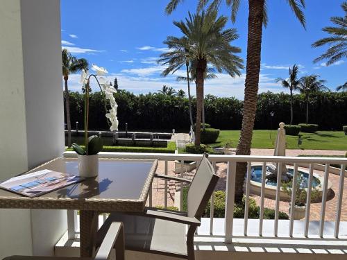Serene Marina Views await at this One-Bedroom Gem! in Lantana (FL)
