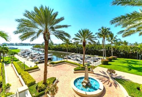 Serene Marina Views await at this One-Bedroom Gem! in Lantana (FL)