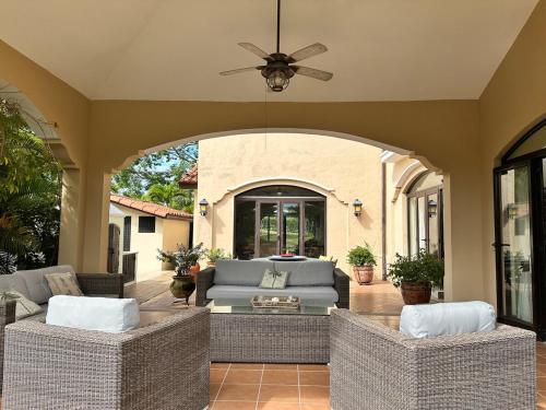 Villa in Buenaventura with private pool, Golf course view, high speed internet in El Chirú