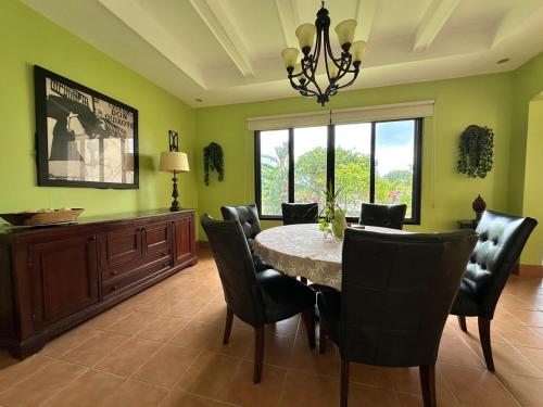 Villa in Buenaventura with private pool, Golf course view, high speed internet in El Chirú