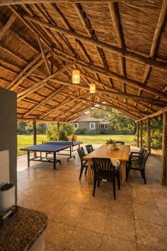 Casa quinta con pileta y cancha fútbol (Casa quinta con pileta y cancha futbol) in 제너랄 로드리게스