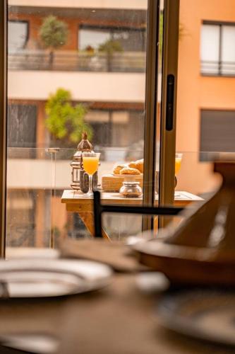 Prime location Moroccan-Style Luxury Apartment with Parking near Carré Eden Shopping Center - main image
