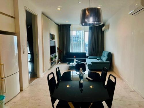Shared lounge/TV area, Platimum Pixma Suites by Klcc in Little India