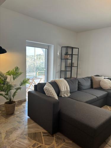 Villa Pano Salamina in Spithari