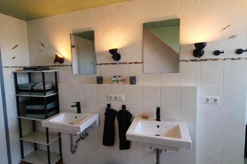Fürdőszoba, 145 qm Ferienwohnung Beckenhölzle in ruhiger Lage mit Garten und 3 Schlafzimmern (145 qm Ferienwohnung Beckenholzle in ruhiger Lage mit Garten und 3 Schlafzimmern) in Kisslegg