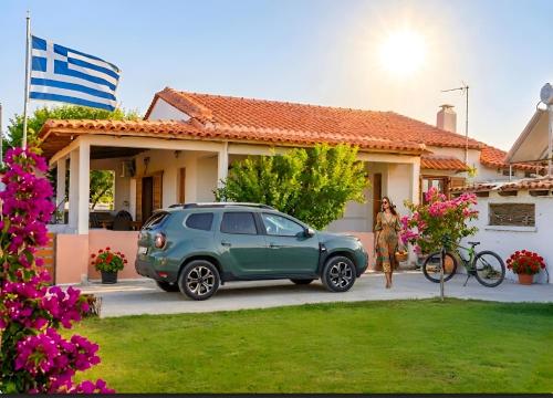 Peach Pine House - Escape Near City, Beach and Athens Airport, Attica