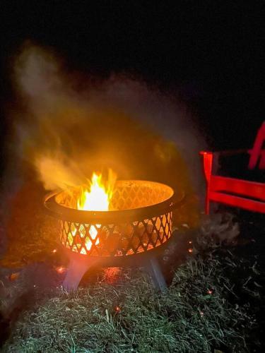 Hemlock Cabin Retreat | 3BR + Cedar Guest Suite - image 2