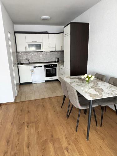 Rajas Apartment in ลายา เอ เร
