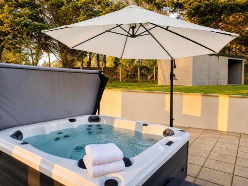 Exterior view, The Manor Hot Tub Escape - Celebrations & Retreats in Bathford