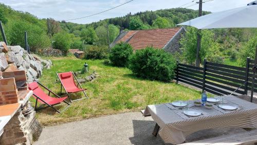 Maison entre Sancy et Cantal, proches des lacs in Champs-sur-Tarentaine-Marchal
