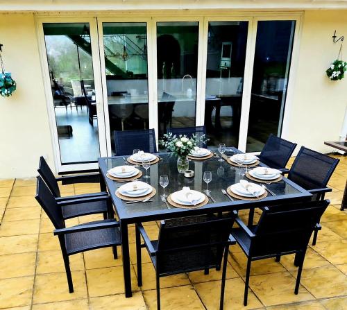 Facilities, The Manor Hot Tub Escape - Celebrations & Retreats in Bathford
