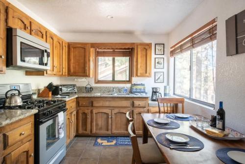 Eagles Chalet Summit View in Big Bear Lake, USA