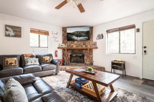 Eagles Chalet Summit View in Big Bear Lake, USA